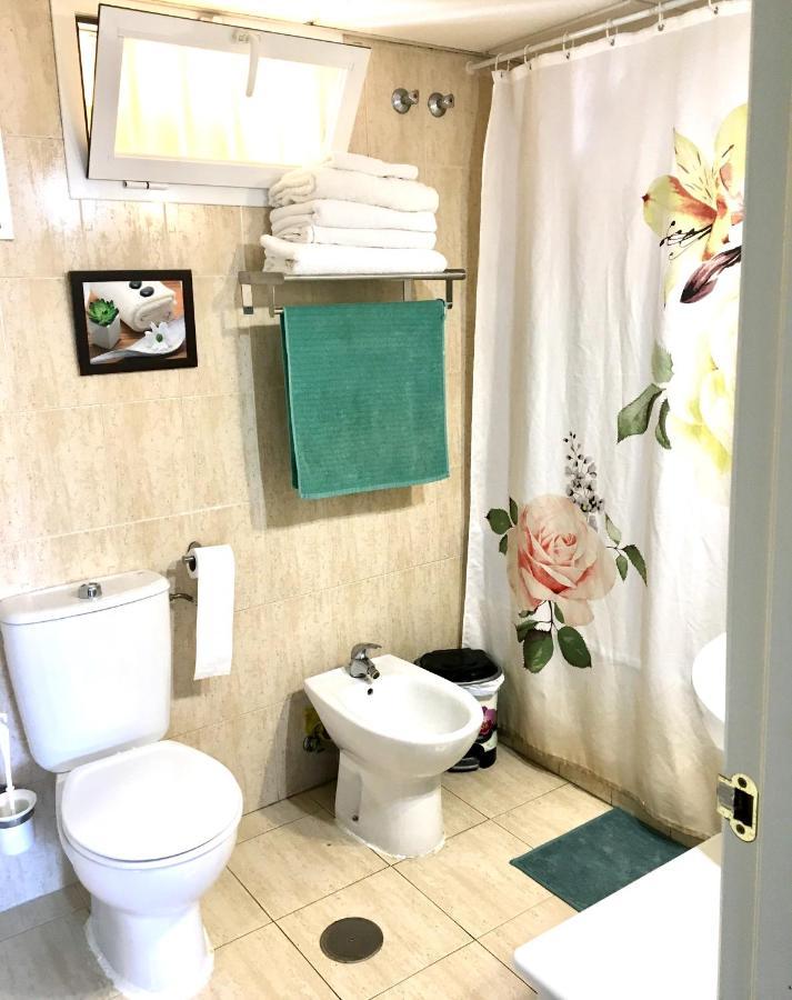 Bed and breakfast With Sea And Mountain Views En Piso Compartido 1 O 2 Personas *