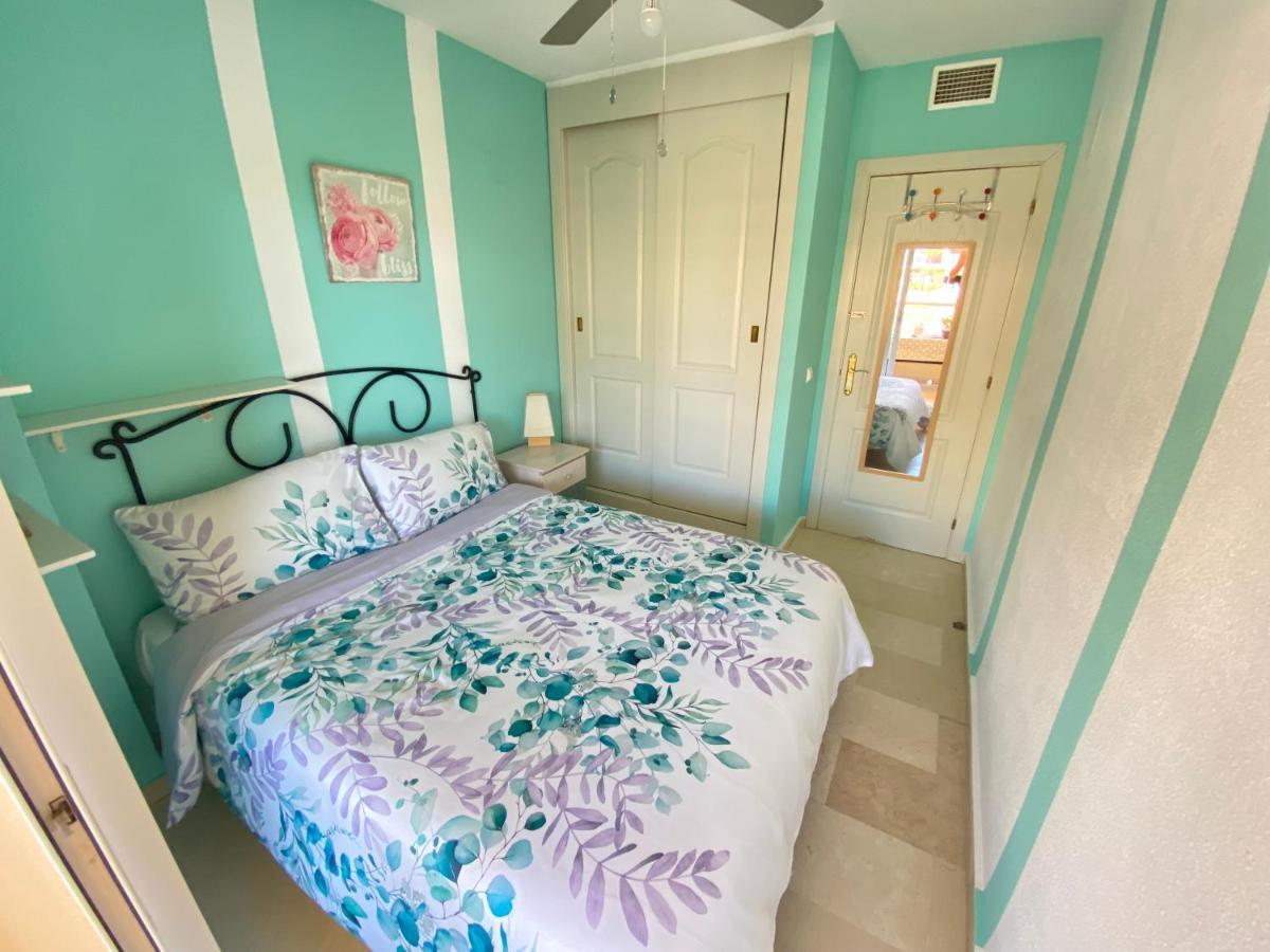 With Sea And Mountain Views En Piso Compartido 1 O 2 Personas Bed and breakfast *